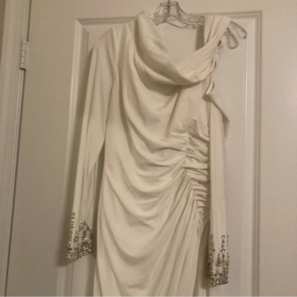 Mac Duggal One Shoulder Off the Shoulder Ivory White Gown Long Sleeves w/ Train - Picture 4 of 11